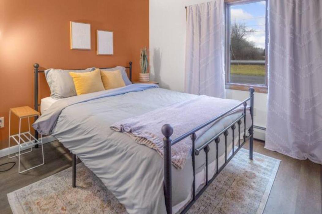 Cayuga Bungalow On Lake—Sleeps 13—Outdoor Firepit Lansing ภายนอก รูปภาพ