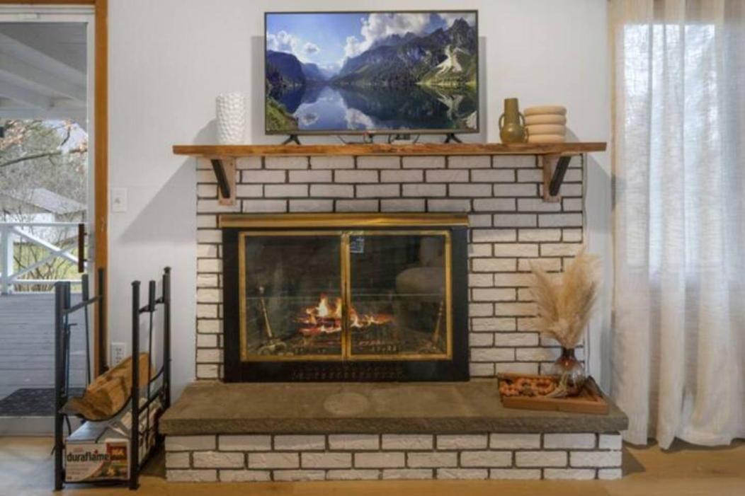 Cayuga Bungalow On Lake—Sleeps 13—Outdoor Firepit Lansing ภายนอก รูปภาพ