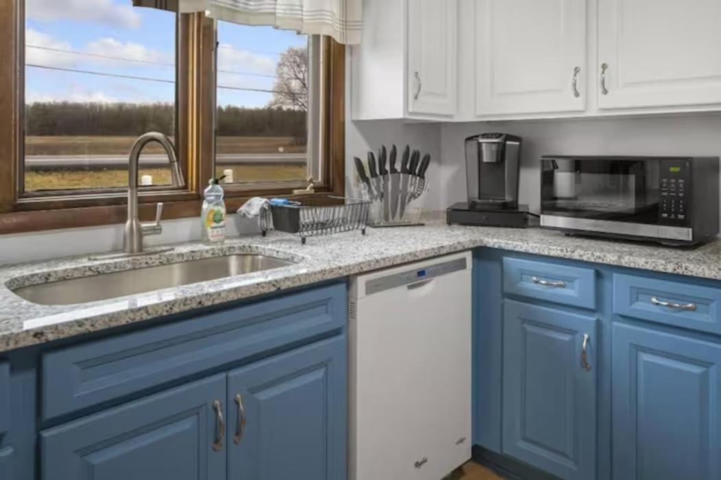 Cayuga Bungalow On Lake—Sleeps 13—Outdoor Firepit Lansing ภายนอก รูปภาพ
